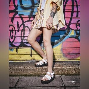 Doc Martens Avry Hydro Leather Strap White Black Platform Sandals in Size 6